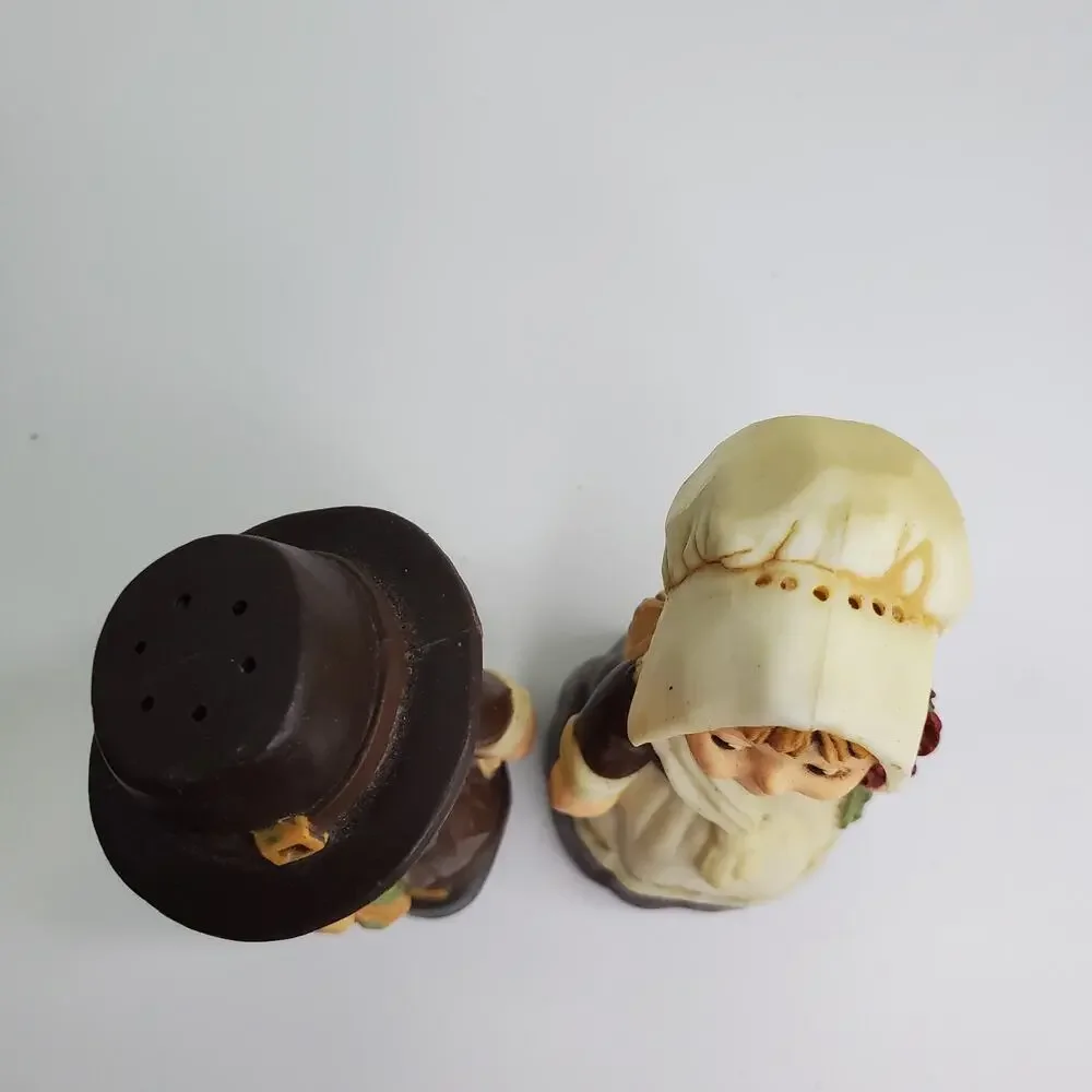 Vintage 1980s Hallmark Pilgrim Thanksgiving Salt And Pepper Shakers